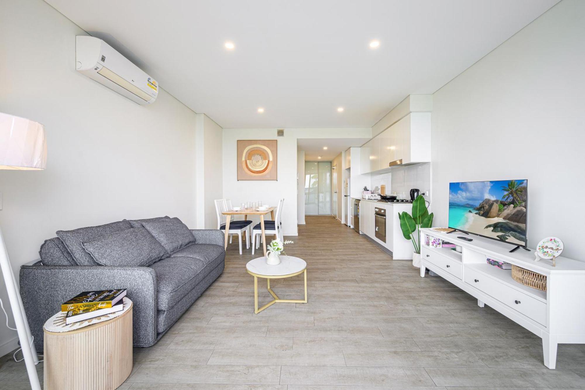 Liverpool Adorable 2Br Apt With Free Parking Warwick Farm Exteriör bild